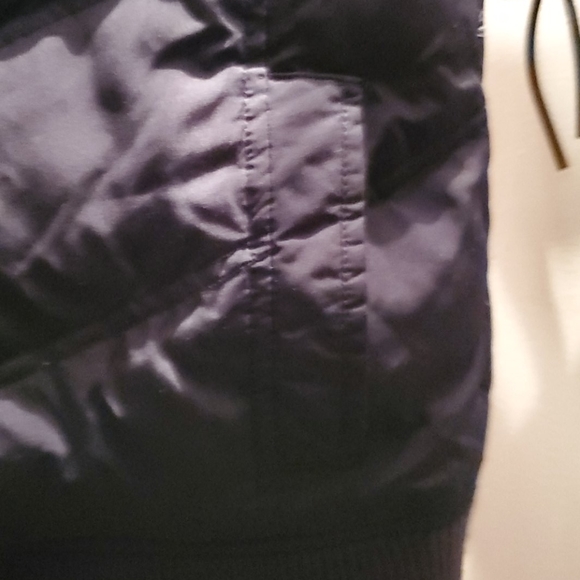 GAP PUFFER VEST (Uni-sex) - Picture 5 of 7